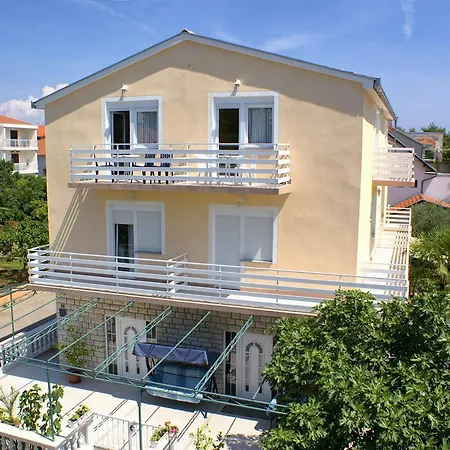 4172b * Vodice